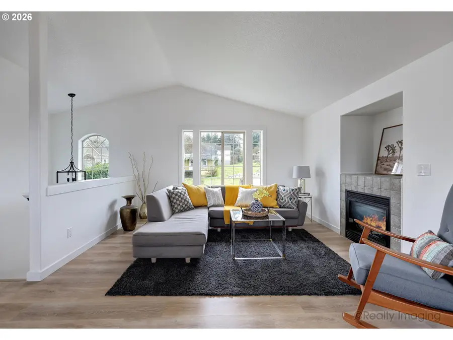 523 Roosevelt St, Oregon City, OR 97045 - #3