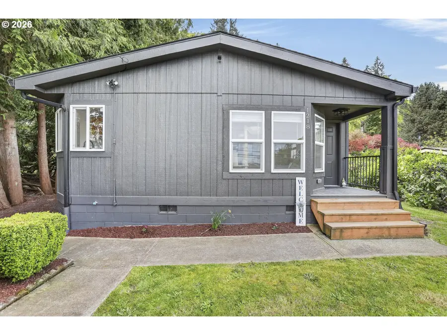 1218 W C St, Rainier, OR 97048 - #2