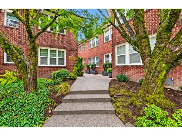 701 NE 28th Ave #18, Portland, OR 97232