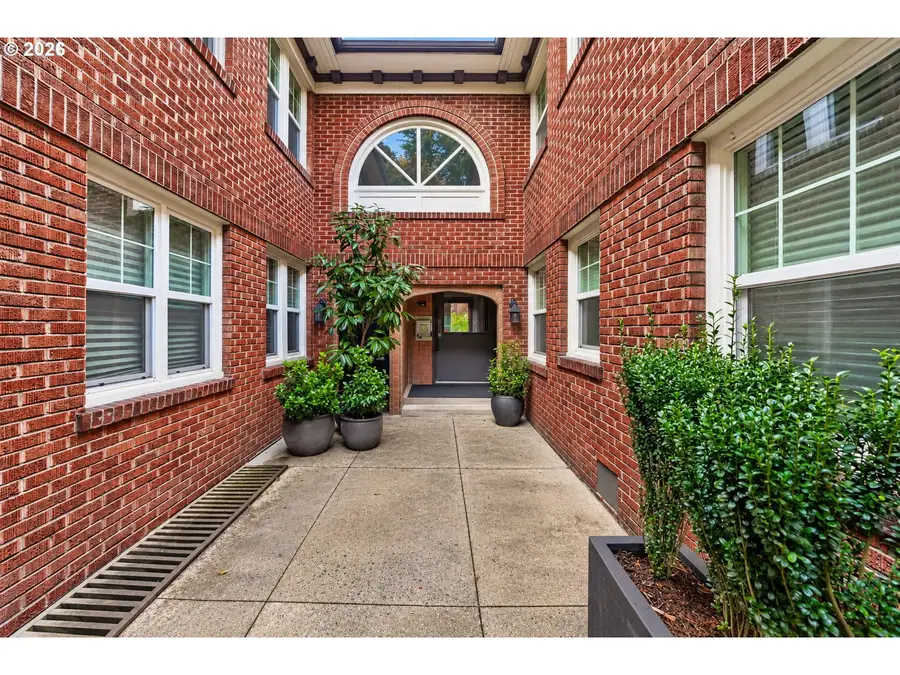701 NE 28th Ave #18, Portland, OR 97232 - #2
