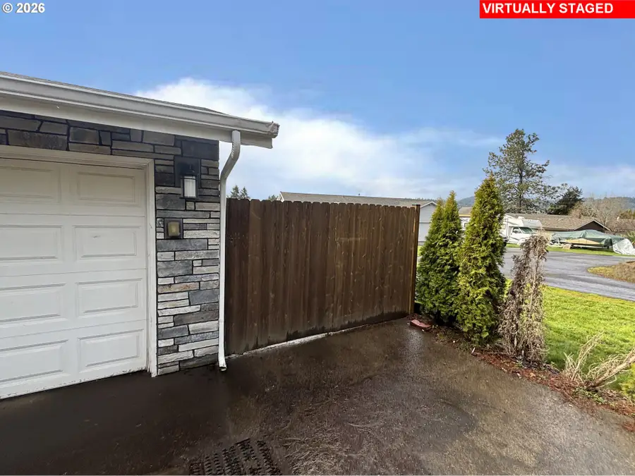 17460 SE Sunnyside Rd, Damascus, OR 97089 - #3
