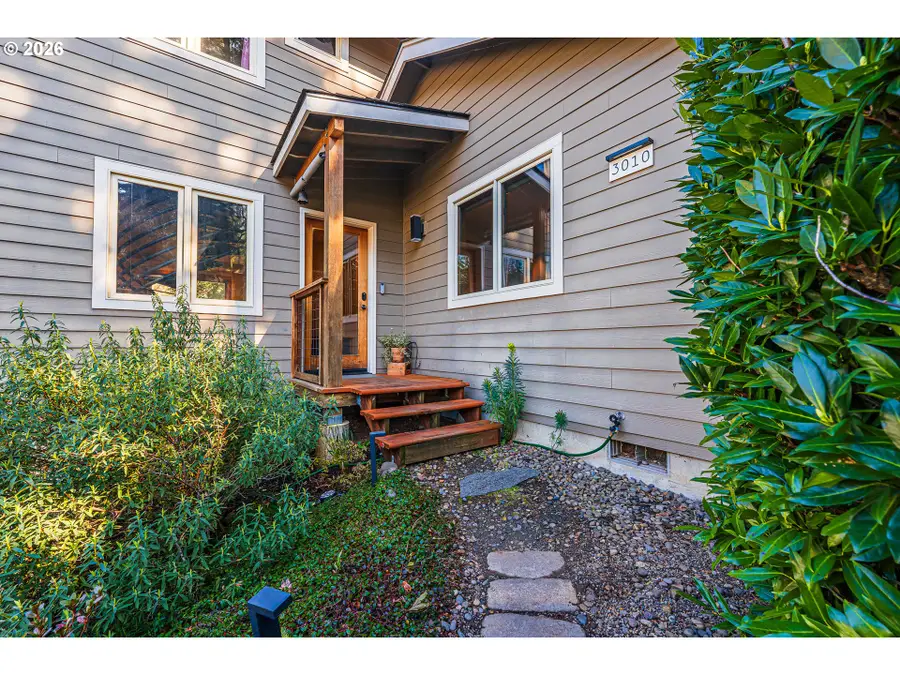 3010 Hendricks Hill Dr, Eugene, OR 97403 - #2
