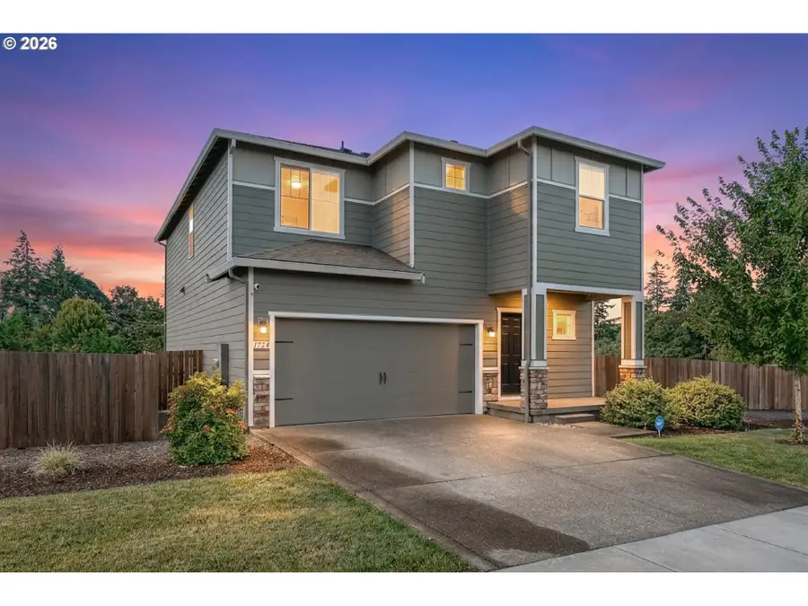 1724 W 12th St, La Center, WA 98629 - #2