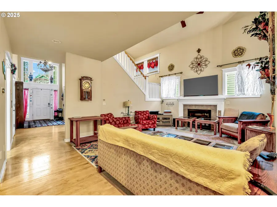 13755 SW Sandridge Dr, Portland, OR 97223 - Image #3