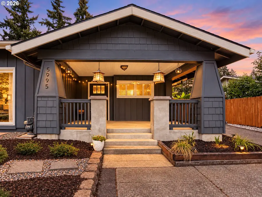 5995 Shakespeare St, Northwest Clackamas, OR 97035 - #3