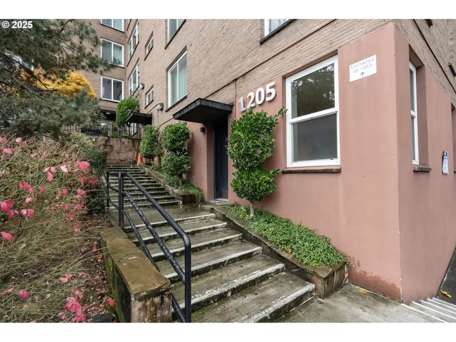 1205 SW Cardinell Dr #102, Portland, OR 97201 - Image #3