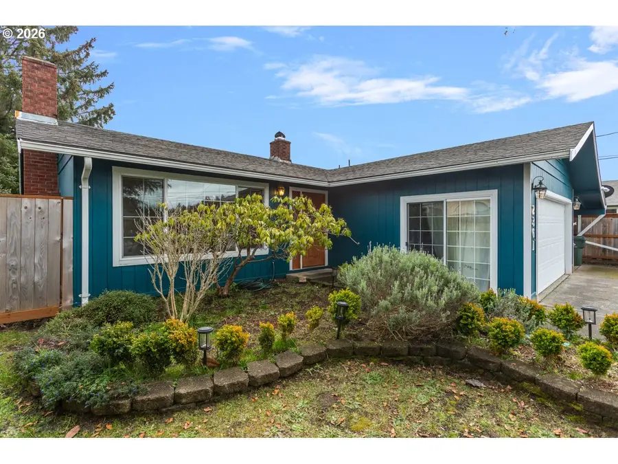 2361 Fir St, North Bend, OR 97459 - #2