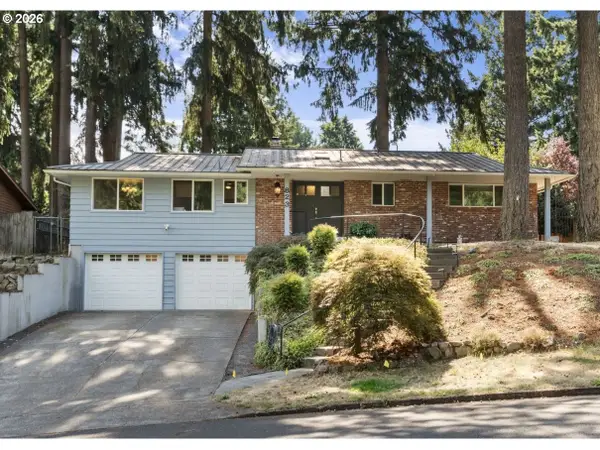 823 NW 60th St, Vancouver, WA 98663