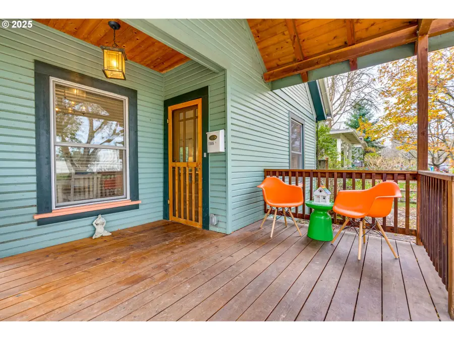 1566 SE Sherrett St #A, Portland, OR 97202 - Image #3