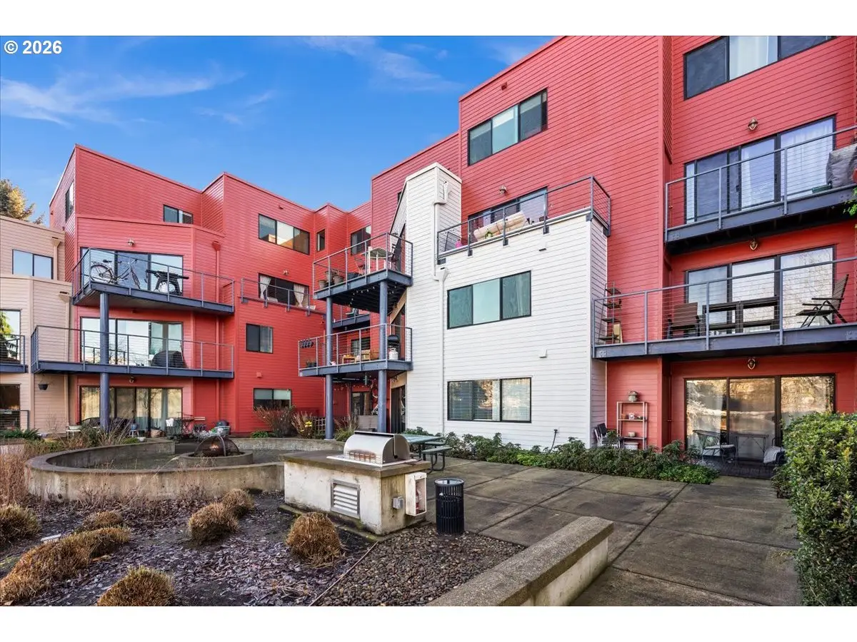 720 NW Naito Pkwy #D-17, Portland, OR 97209 - Image #1