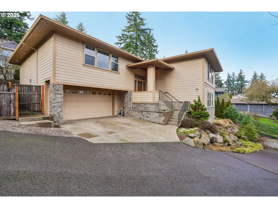10137 SW Lancaster Rd, Portland, OR 97219 - Image #2
