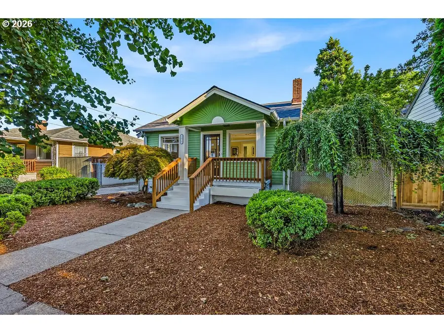 7824 SE Yamhill St, Portland, OR 97215 - #3