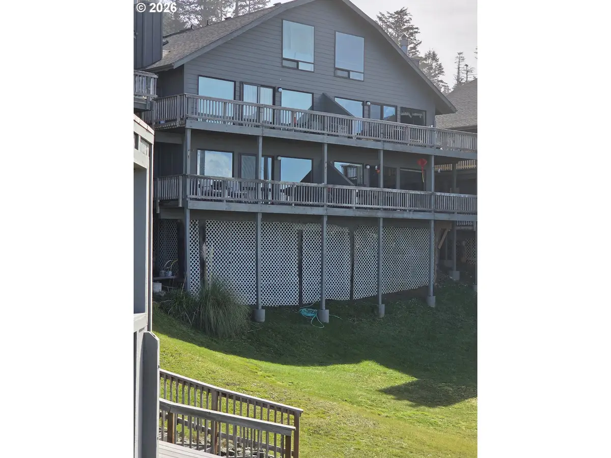 29134 Ellensburg Ave #16, Gold Beach, OR 97444 - #1