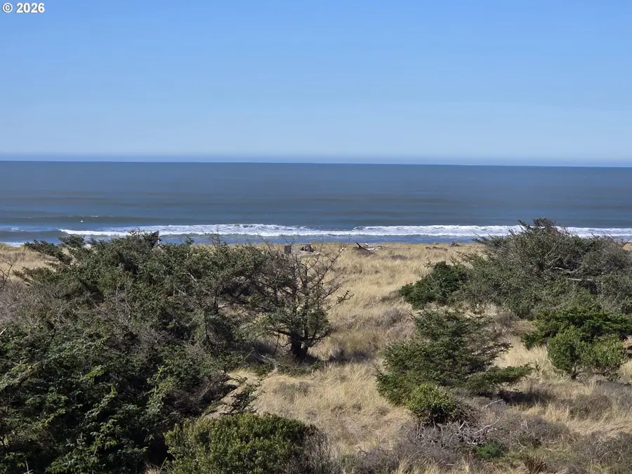 29134 Ellensburg Ave #16, Gold Beach, OR 97444 - #2