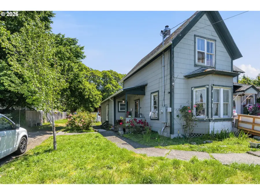 1737 SE Mill St, Roseburg, OR 97470 - #3