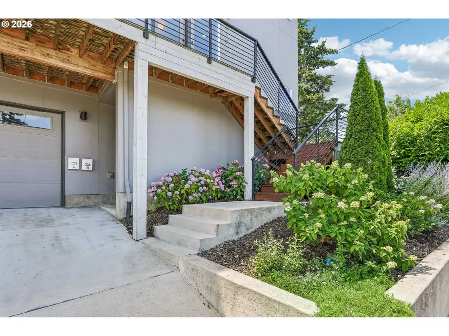1336 NE Holland St, Portland, OR 97211 - #2