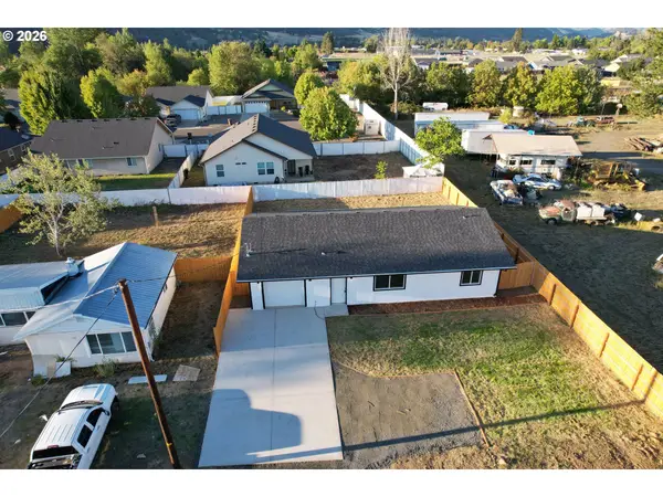 203 Henry St, MyrtleCreek, OR 97457