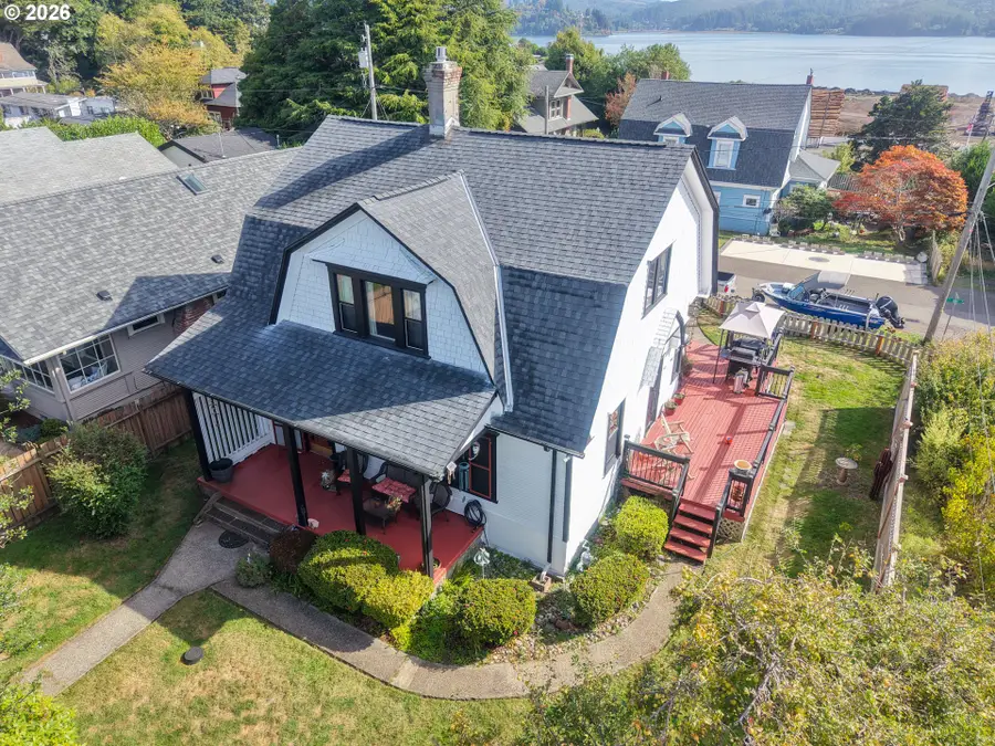 1493 Sherman Ave, North Bend, OR 97459 - #3