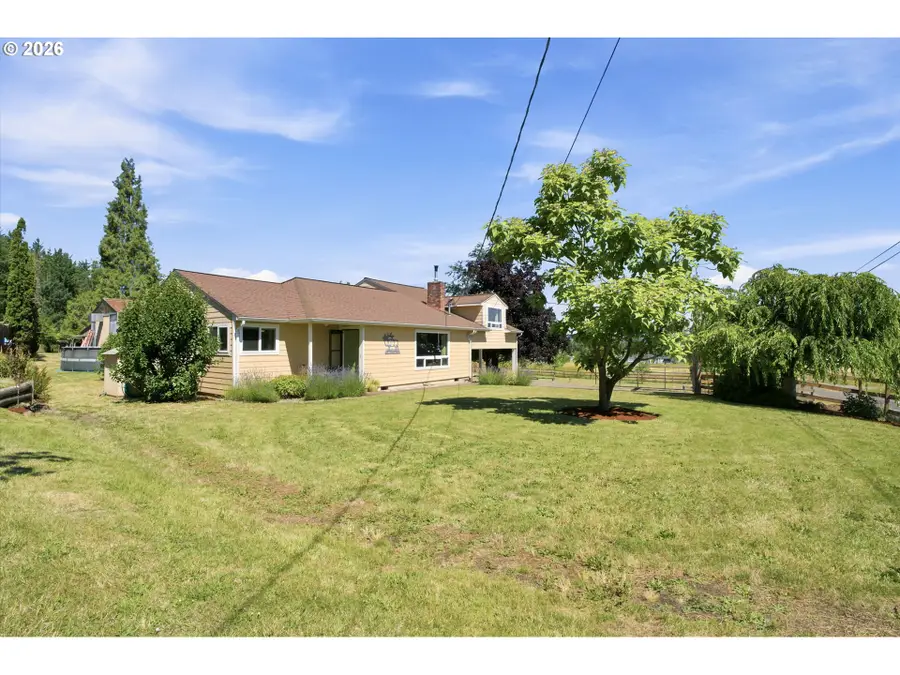 84124 Hilltop Dr, Pleasant Hill, OR 97455 - #2