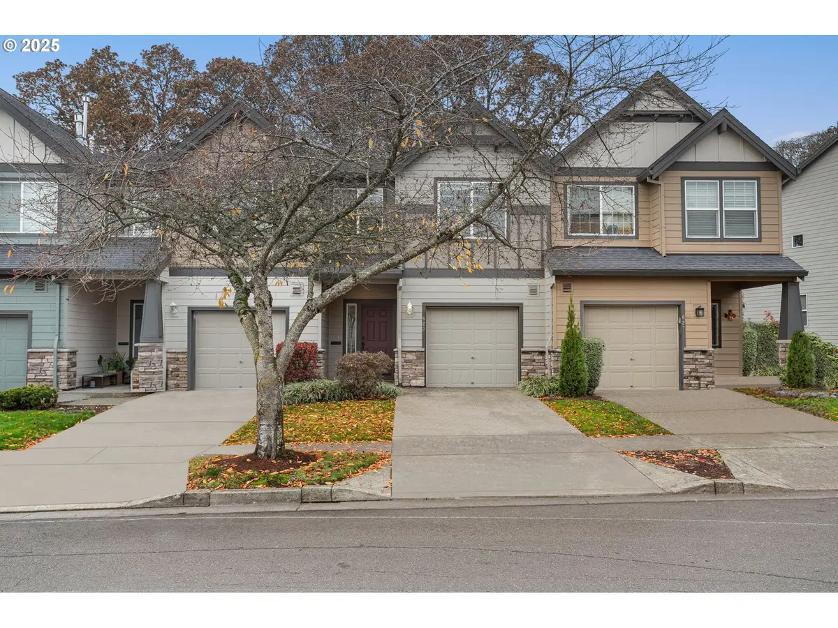 623 N Oak Hollow Dr, Newberg, OR 97132 - Image #1