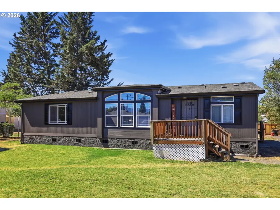 345 N 6th St, Harrisburg, OR 97446 - #2