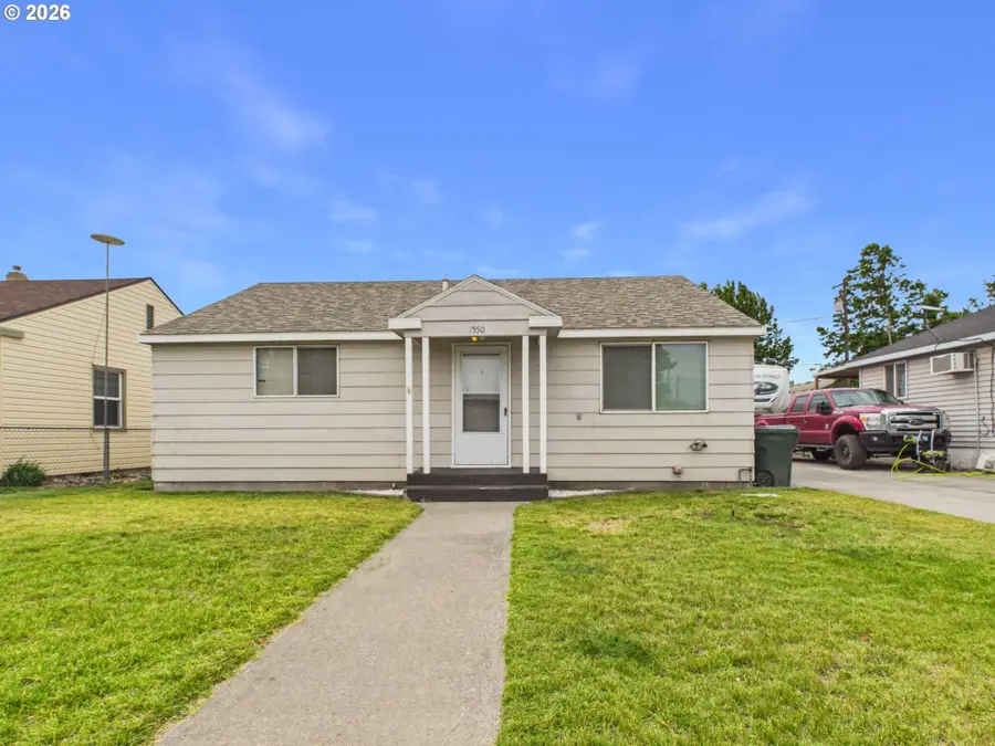 1550 7th St, Umatilla, OR 97882 - #2