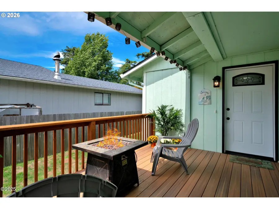 1302 SW 63rd St, Lincoln City, OR 97367 - #2