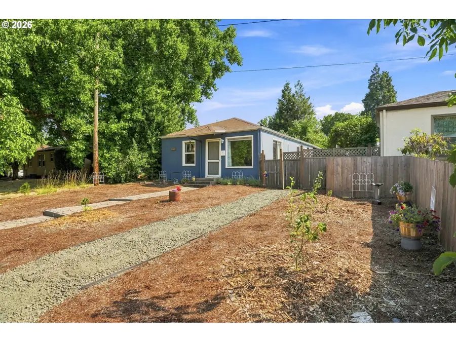 1572 W Broadway, Eugene, OR 97402 - #2