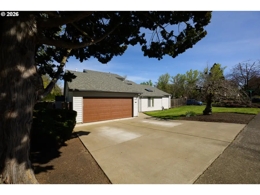 9630 SW Robbins Dr, Beaverton, OR 97008 - #2