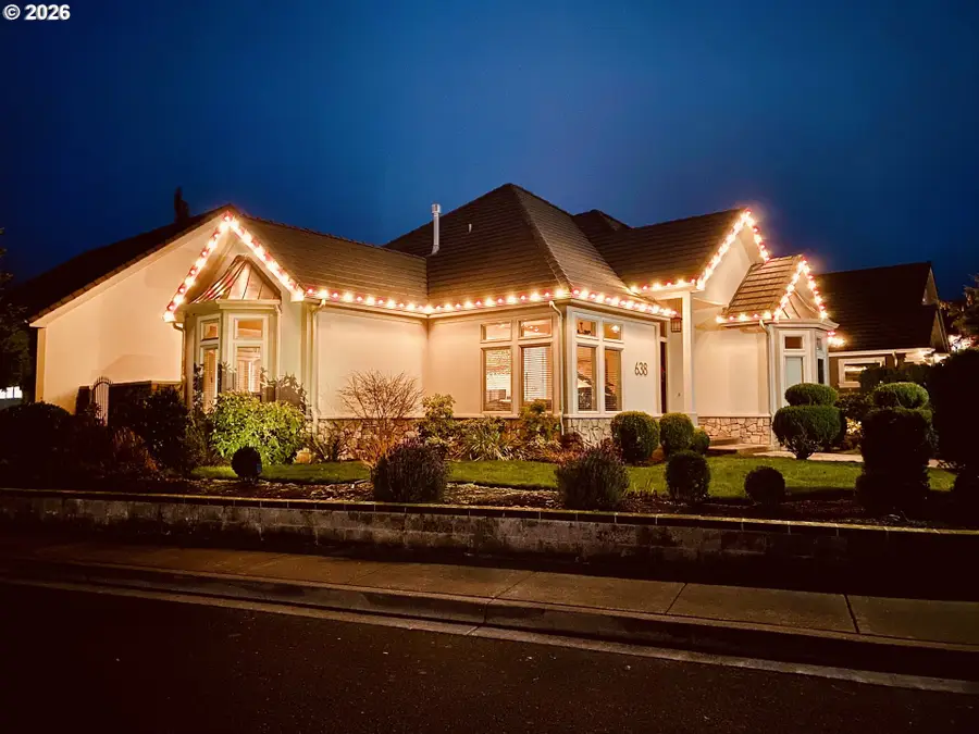 638 St Andrews Loop, Creswell, OR 97426 - #2