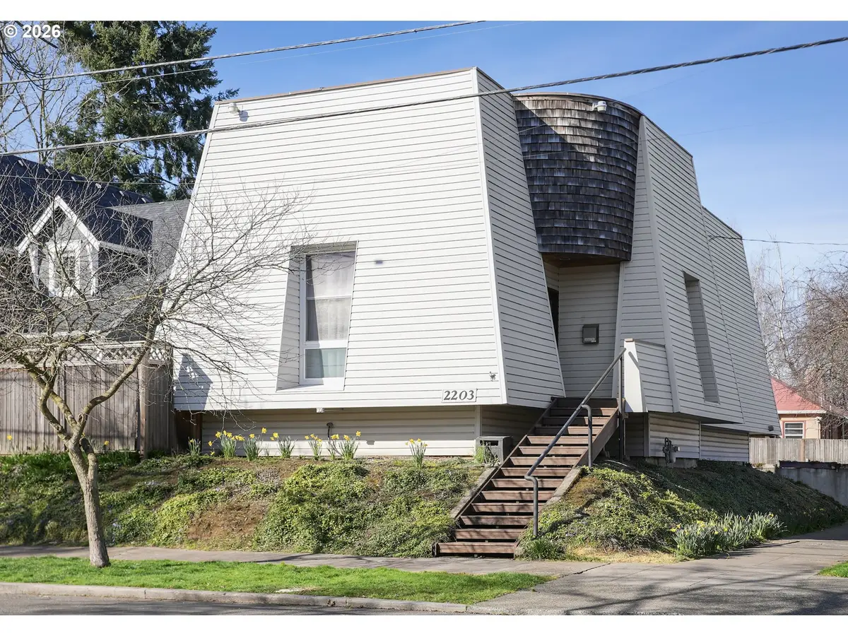 2203 N Emerson St, Portland, OR 97217 - #1