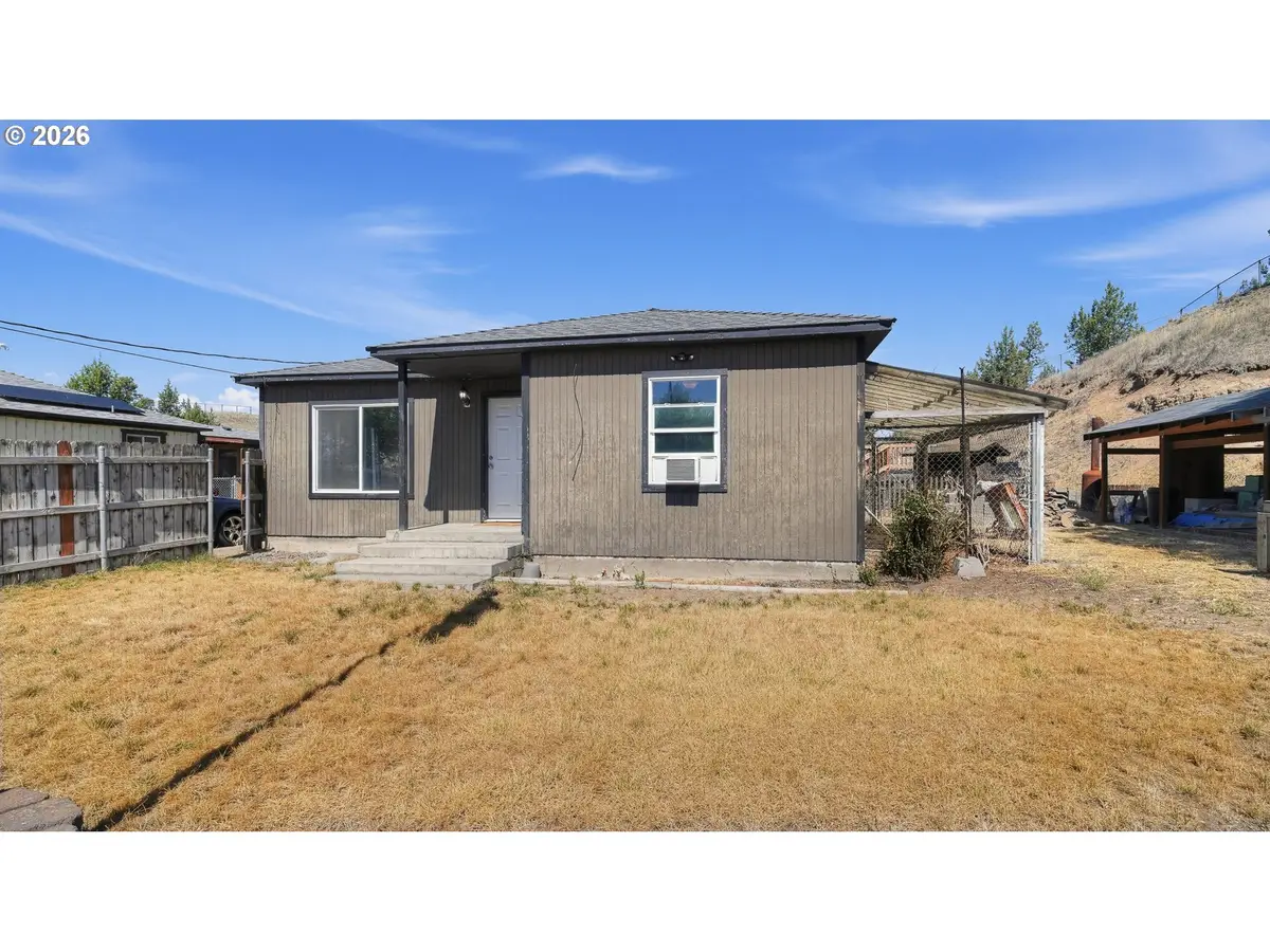 2001 NE Laughlin Rd, Prineville, OR 97754 - #1