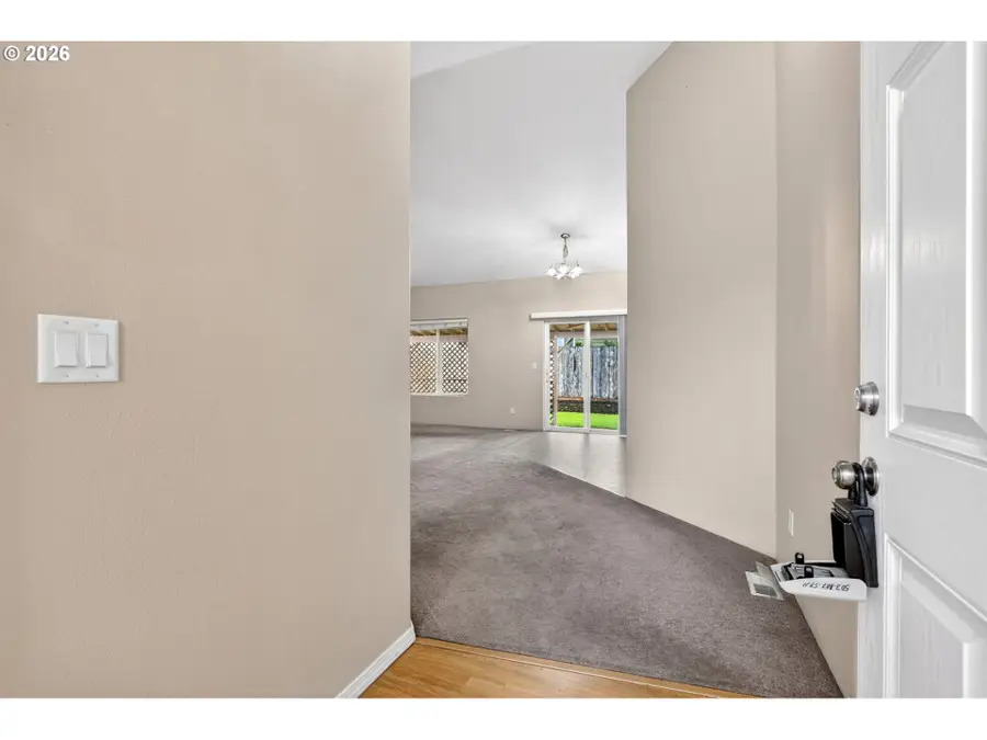 850 Columbia Dr, Molalla, OR 97038 - #3