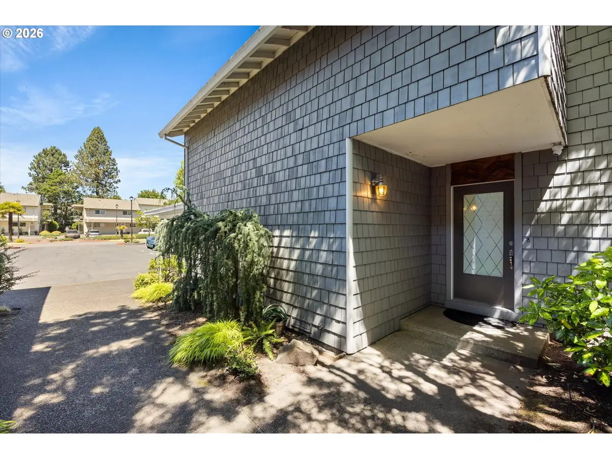 530 N Hayden Bay Dr, Portland, OR 97217 - #1