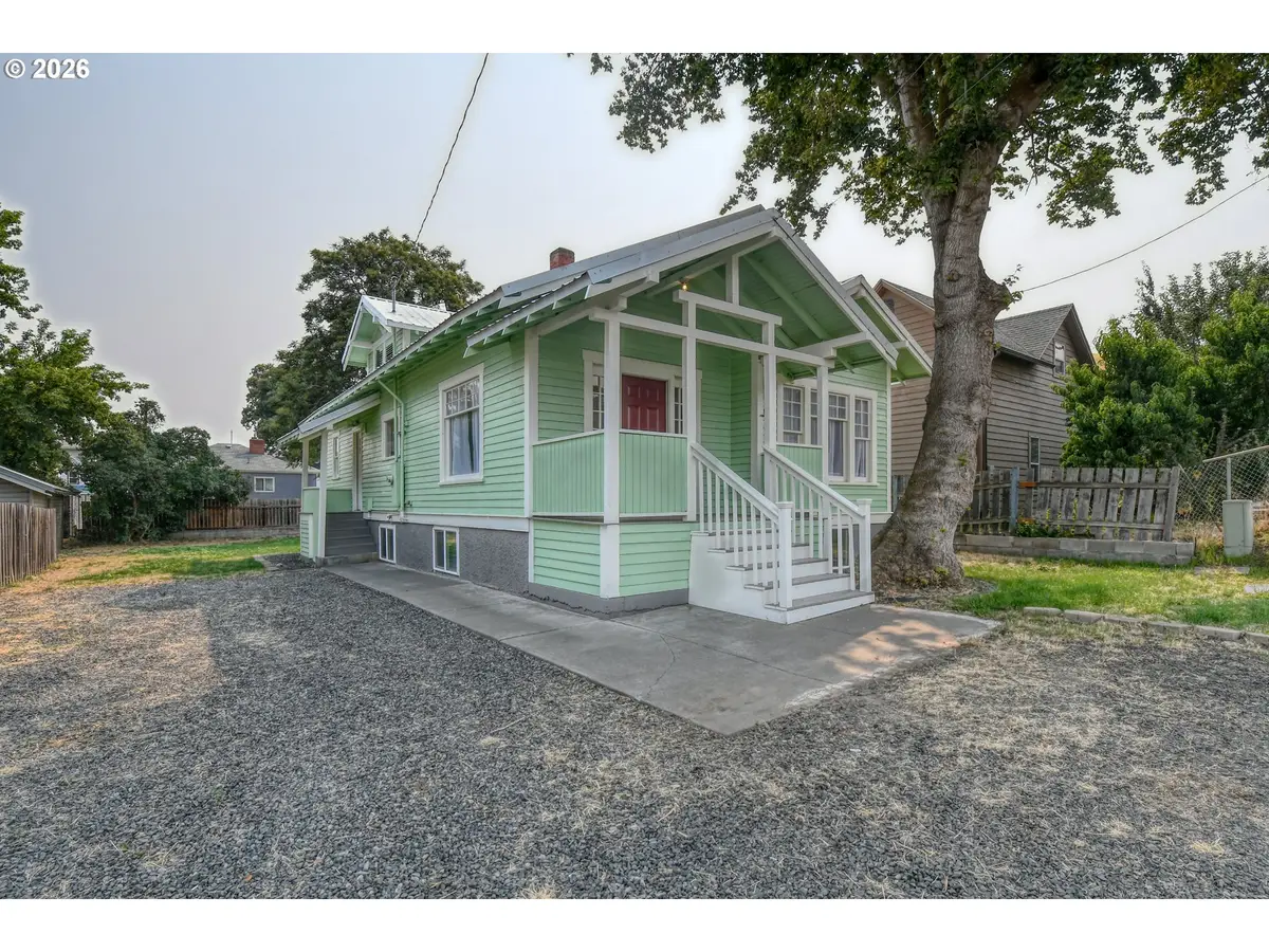 420 SE 10th St, Pendleton, OR 97801 - #1