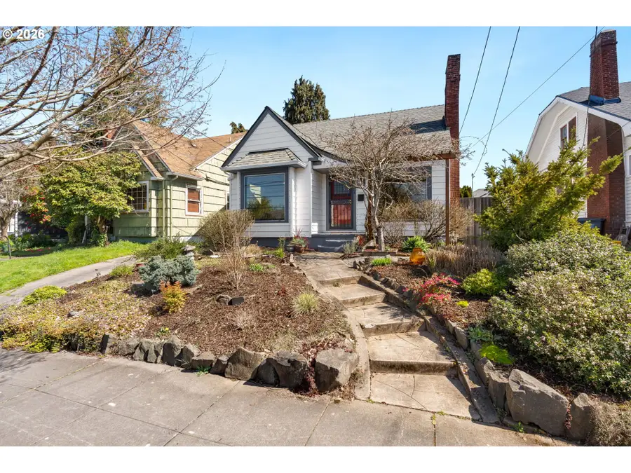 7024 N Albina Ave N, Portland, OR 97217 - #2