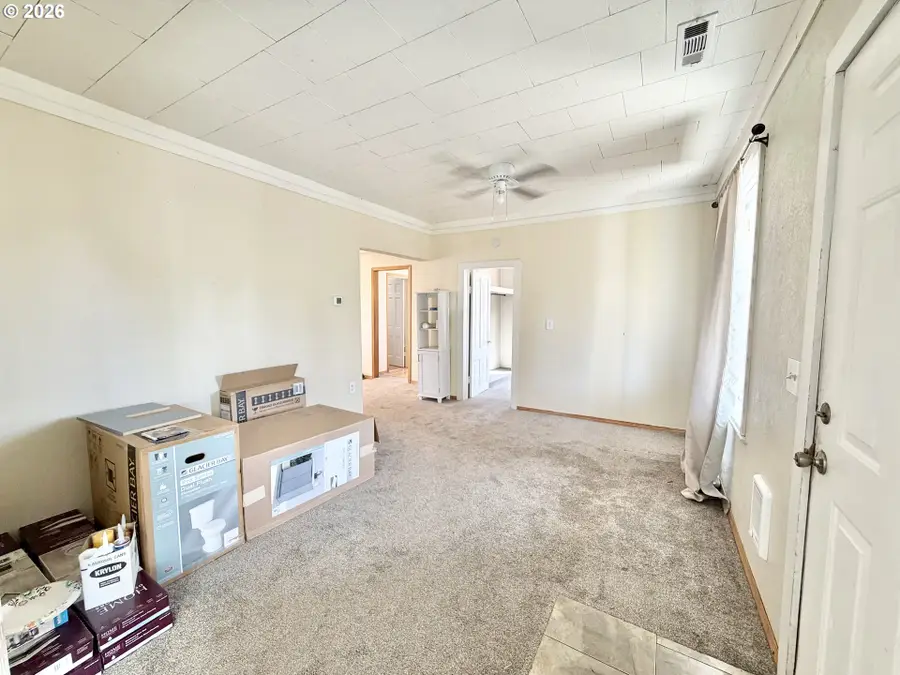 311 E Court St, Goldendale, WA 98620 - #3