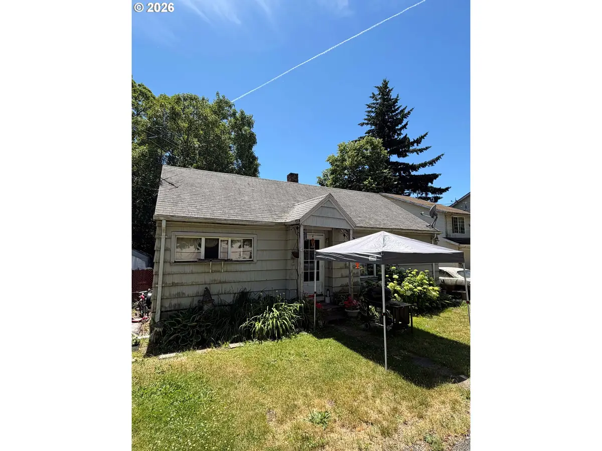 10360 NE Hassalo St, Portland, OR 97220 - #1