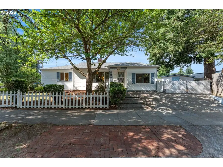7413 SE Pine St, Portland, OR 97215 - #2