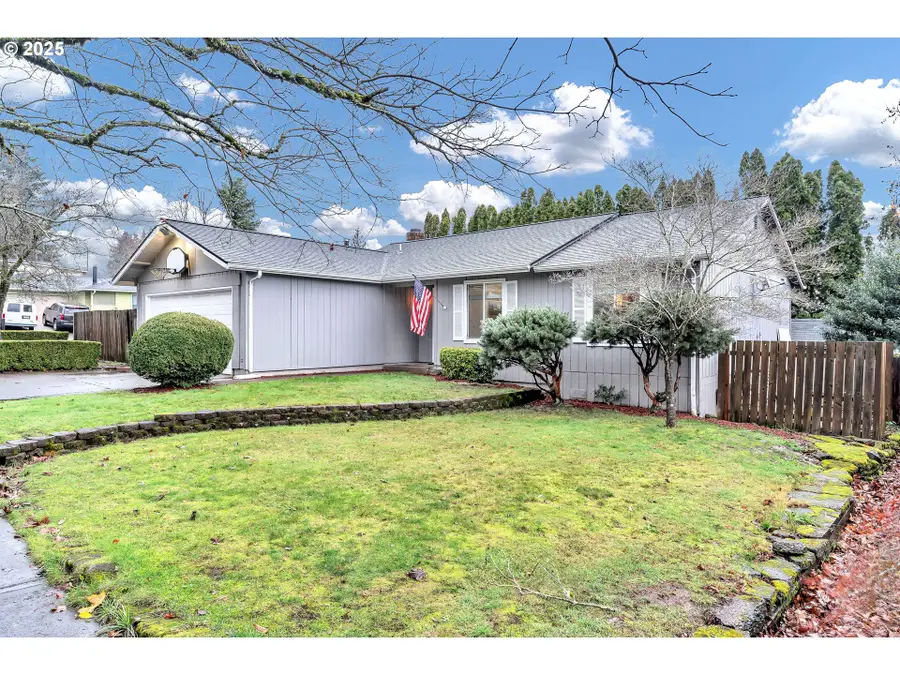 2390 NE Spruce Ave, Gresham, OR 97030 - Image #2