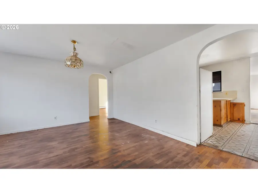 577 Pacific Ave, Springfield, OR 97477 - #2