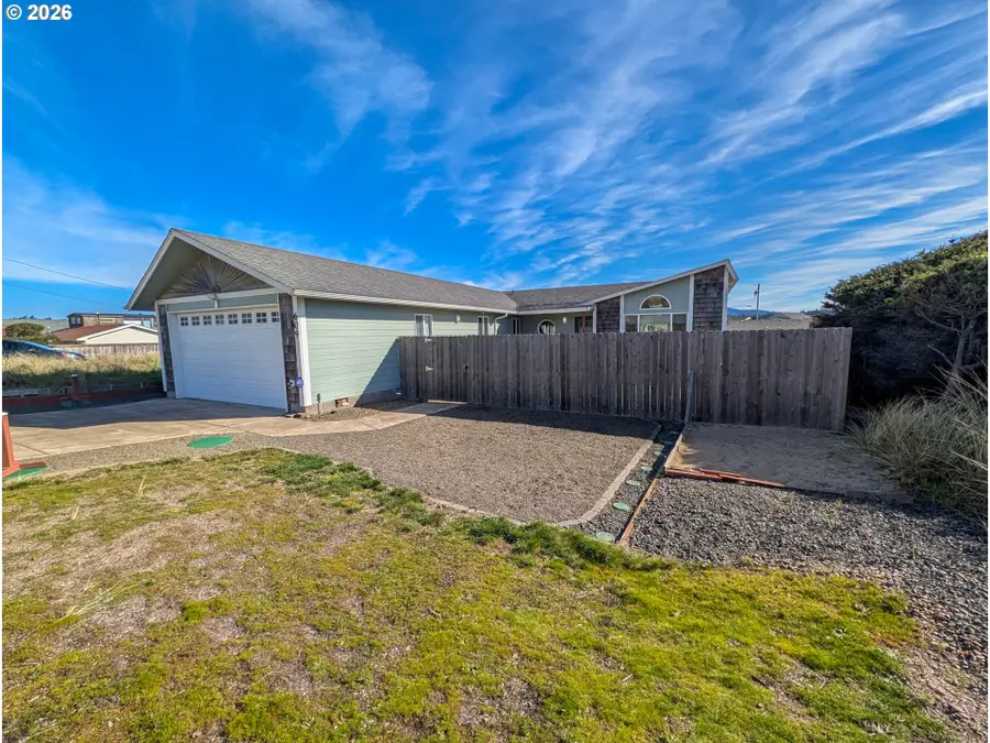 609 NW Oceania Dr, Waldport, OR 97394 - #2