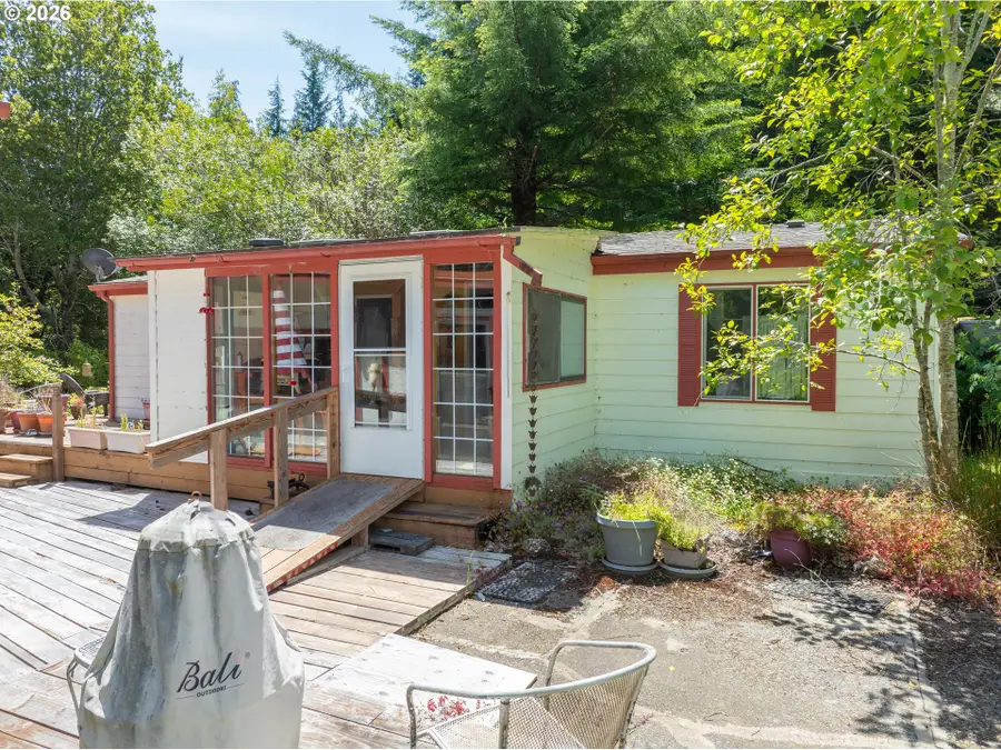 33382 Cedar Valley Rd, Gold Beach, OR 97444 - #2