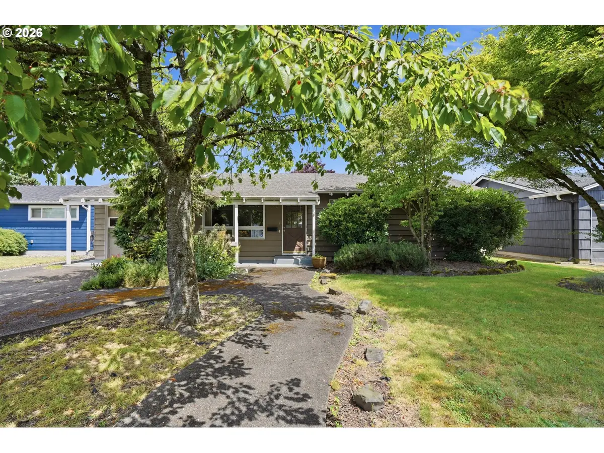 2556 Taylor Ave, Longview, WA 98632 - #1