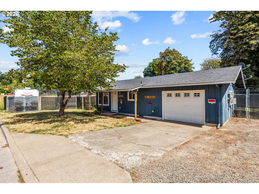 402 SW Ivy Rd, Estacada, OR 97023 - #2