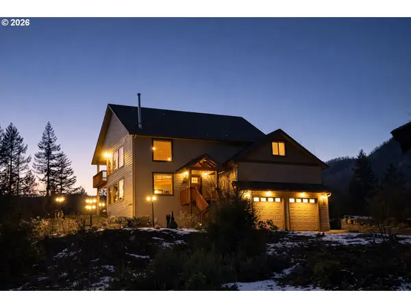 125 Melgard Ct, Detroit, OR 97342