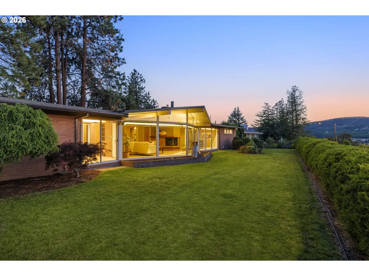 314 W Scenic Dr, The Dalles, OR 97058 - #1