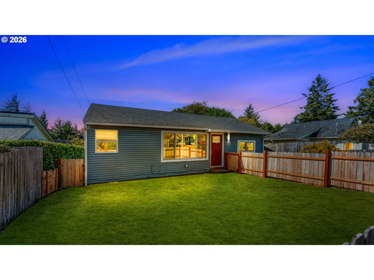 2342 Brussells St, North Bend, OR 97459 - #1