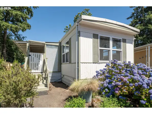 2145 31st St #35, Springfield, OR 97477