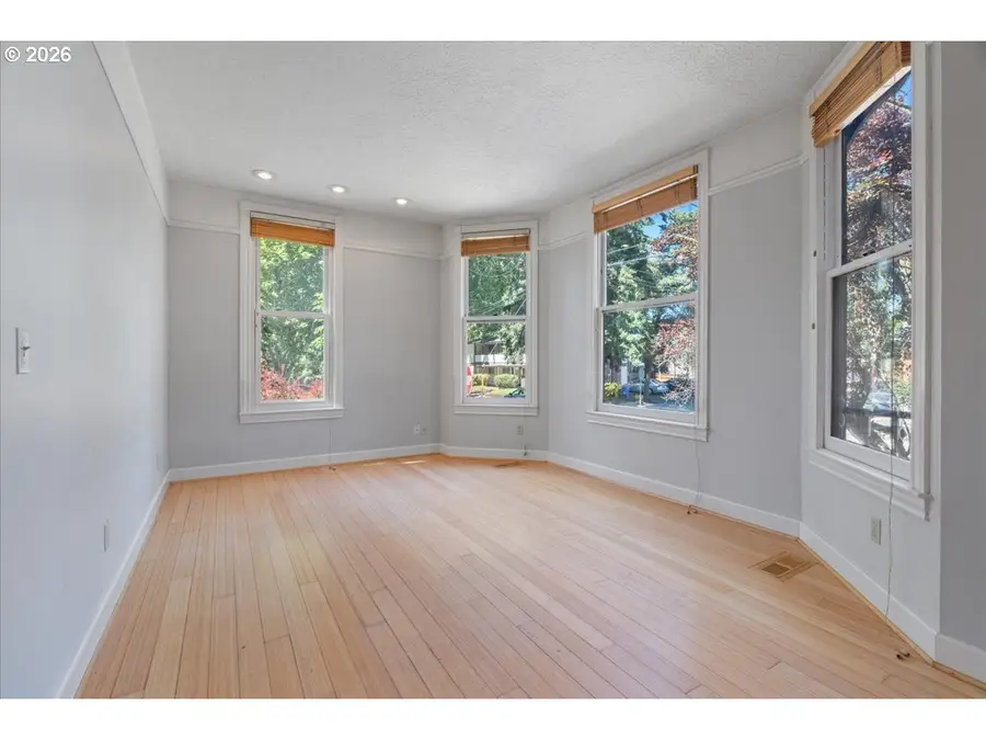 2606 SE Pine St, Portland, OR 97214 - #3